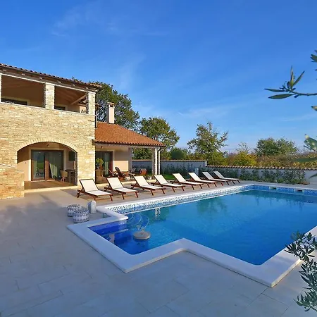 Campi Villa *